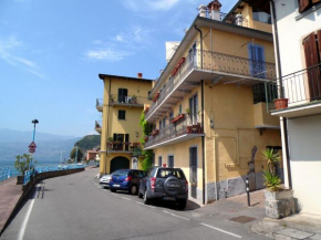 Bright stylish facing the lake Large terrace with magnificent views Marone